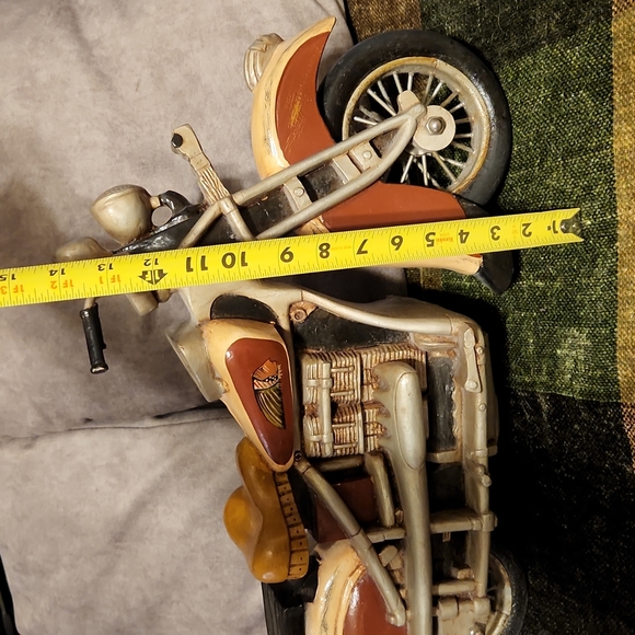 Motorcycle sculpture - Picture 2 of 6